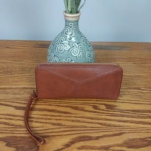 Elegant Brown Leather Wristlet